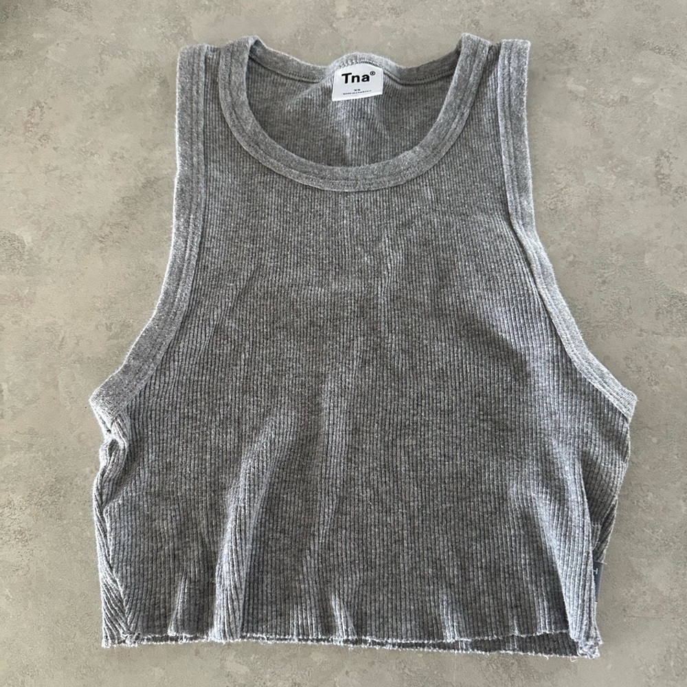 TNA Gray Ribbed Cropped Tank - Picture 3 of 4